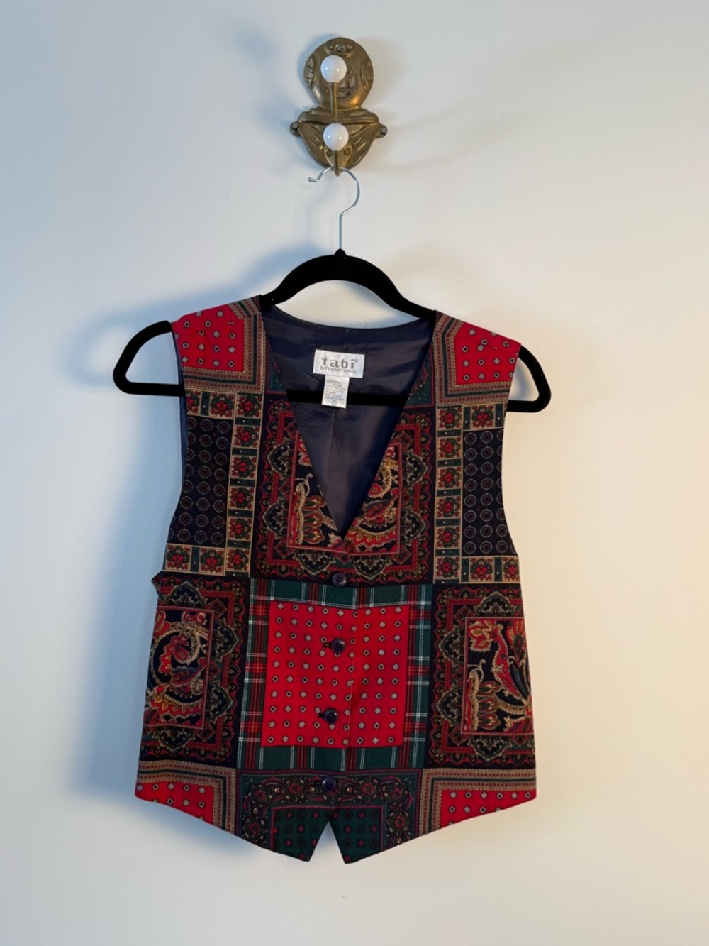 Vintage women’s vest with bold all over patchwork print